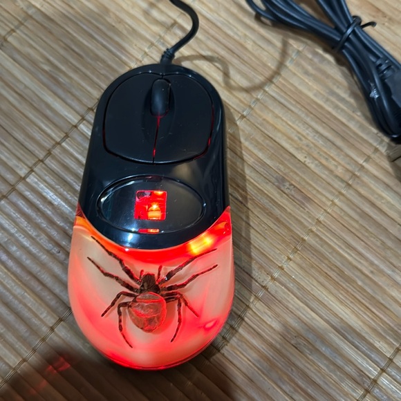 Spider Optical Mouse - Picture 2 of 4